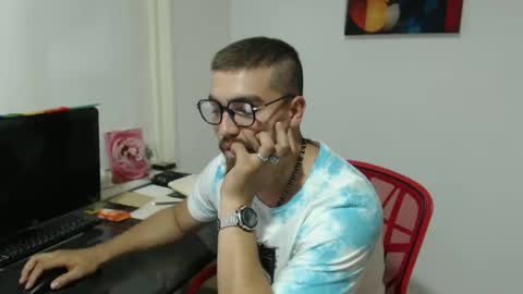 Snapshot of dylanhot10 chatting on 09-18-25, 11:51 dylanhot10 online show from 09-18-25, 11:51