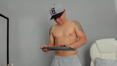 Snapshot of dylann_blaze_ chatting on 03-10-25, 05:29 online show from 03-10-25, 05:29