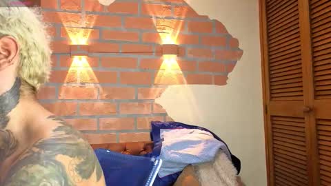 D Y L A N online show from 09-28-25, 08:47