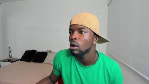 Snapshot of dylantaylor_1 chatting on 03-05-25, 03:29 Dylan Taylor online show from 03-05-25, 03:29