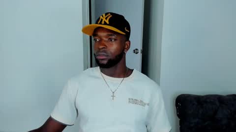 Snapshot of dylantaylor_1 chatting on 10-01-25, 03:56 Dylan Taylor online show from 10-01-25, 03:56