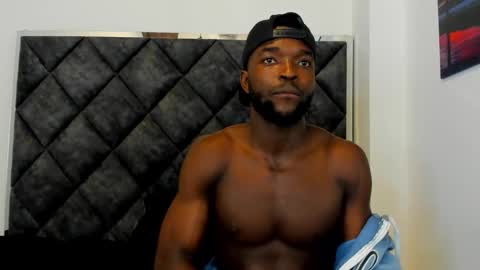 Snapshot of dylantaylor_1 chatting on 10-12-25, 02:49 Dylan Taylor online show from 10-12-25, 02:49