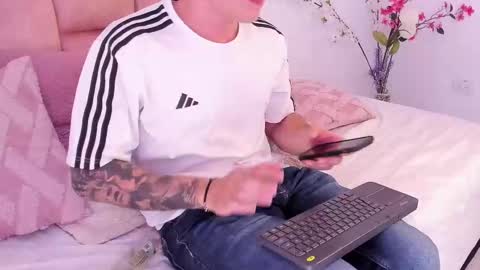 Snapshot of dylanwhite23 chatting on 02-24-25, 01:57 ---DYLAN--- online show from 02-24-25, 01:57