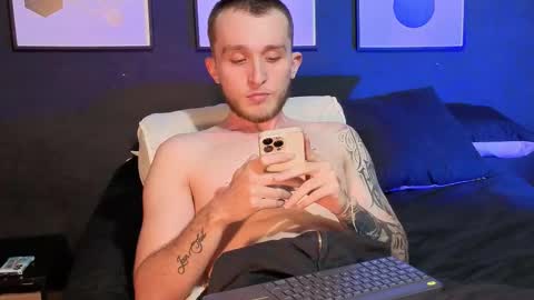 ---DYLAN--- online show from 03-09-26, 02:48