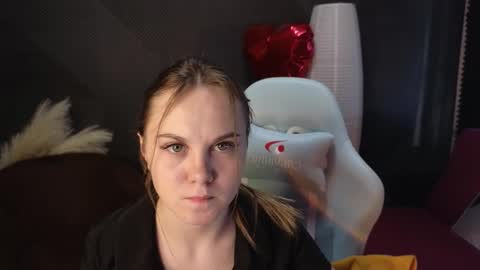 Snapshot of dyna_bae chatting on 03-06-25, 07:47 Dyna online show from 03-06-25, 07:47