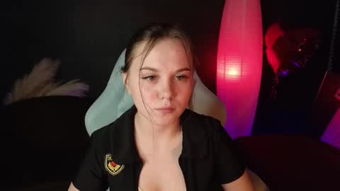 Snapshot of dyna_bae chatting on 03-06-25, 11:03 Dyna online show from 03-06-25, 11:03