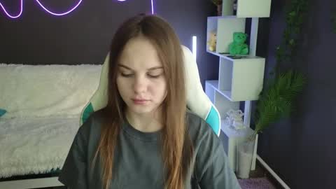 Snapshot of dyna_bae chatting on 09-11-25, 01:28 Dyna online show from 09-11-25, 01:28