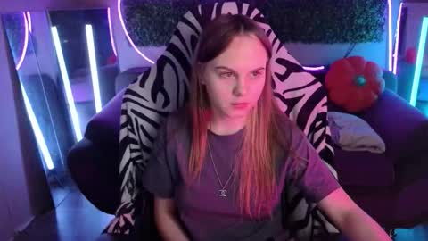 Snapshot of dyna_bae chatting on 11-12-25, 08:59 Dyna online show from 11-12-25, 08:59