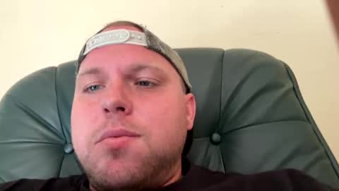 Snapshot of eaglebabyyy chatting on 10-18-25, 06:52 eaglebabyyy online show from 10-18-25, 06:52