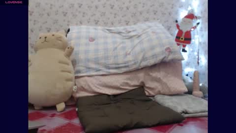 Snapshot of earthlypleasures chatting on 11-27-25, 05:26 shaina online show from 11-27-25, 05:26