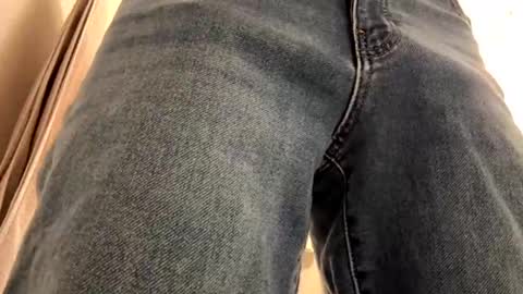 Snapshot of easternjerk chatting on 09-09-25, 10:37 easternjerk online show from 09-09-25, 10:37