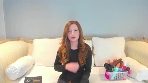 Snapshot of eatmygingersnapps chatting on 12-10-24, 05:00 Allison online show from 12-10-24, 05:00