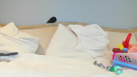 Snapshot of eatmygingersnapps chatting on 12-18-24, 10:46 Allison online show from 12-18-24, 10:46