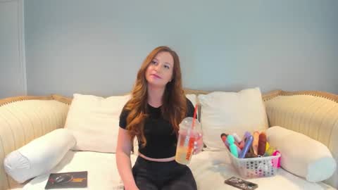 Snapshot of eatmygingersnapps chatting on 01-29-25, 03:58 Allison online show from 01-29-25, 03:58