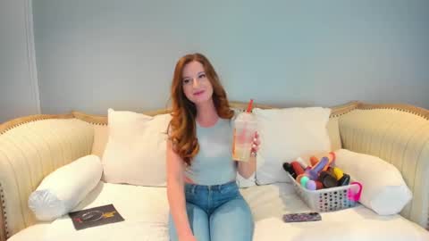 Snapshot of eatmygingersnapps chatting on 02-10-25, 03:32 Allison online show from 02-10-25, 03:32