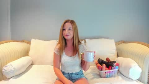 Snapshot of eatmygingersnapps chatting on 09-16-25, 03:02 Allison online show from 09-16-25, 03:02