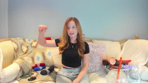 Snapshot of eatmygingersnapps chatting on 01-07-26, 03:36 Allison online show from 01-07-26, 03:36