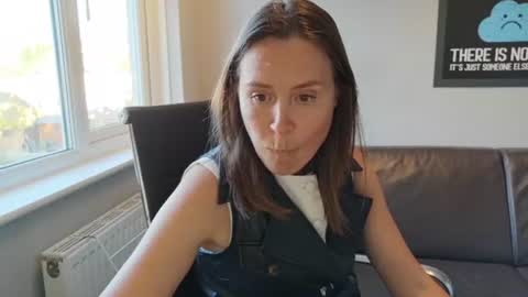 Snapshot of eatmypie69 chatting on 06-13-26, 07:01 Nadia Ferreira online show from 06-13-26, 07:01