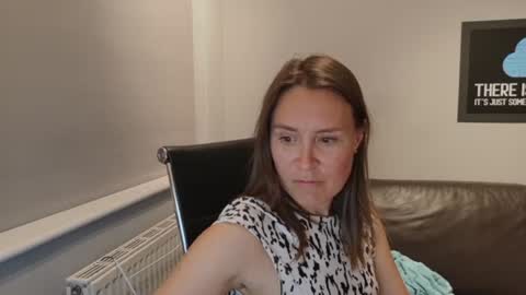 Snapshot of eatmypie69 chatting on 06-19-26, 09:51 Nadia Ferreira online show from 06-19-26, 09:51