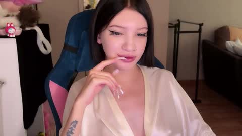 Snapshot of eazylove156 chatting on 09-12-25, 05:29 Michael online show from 09-12-25, 05:29