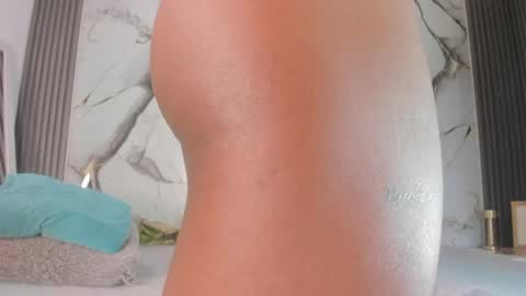 Snapshot of ebonnygoddess2 chatting on 04-22-26, 06:31 2 online show from 04-22-26, 06:31