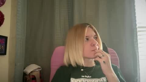 Snapshot of ebony8ivory chatting on 04-19-26, 04:28 americnbarbie online show from 04-19-26, 04:28