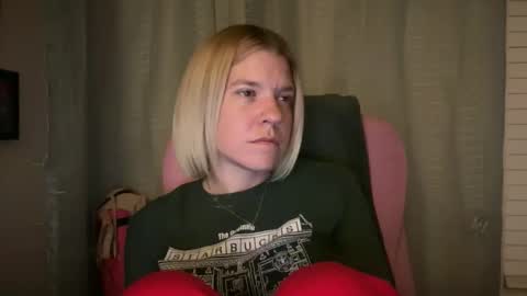 Snapshot of ebony8ivory chatting on 04-20-26, 03:42 americnbarbie online show from 04-20-26, 03:42