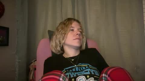 Snapshot of ebony8ivory chatting on 04-23-26, 01:51 americnbarbie online show from 04-23-26, 01:51
