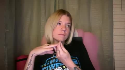 Snapshot of ebony8ivory chatting on 04-29-26, 12:59 americnbarbie online show from 04-29-26, 12:59