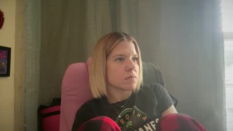 Snapshot of ebony8ivory chatting on 05-02-26, 07:19 americnbarbie online show from 05-02-26, 07:19