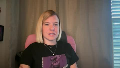 Snapshot of ebony8ivory chatting on 05-06-26, 11:43 americnbarbie online show from 05-06-26, 11:43