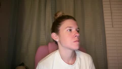 Snapshot of ebony8ivory chatting on 05-18-26, 12:40 americnbarbie online show from 05-18-26, 12:40