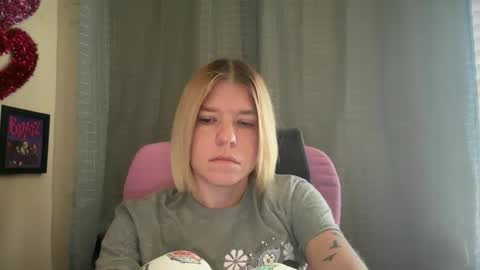 Snapshot of ebony8ivory chatting on 05-24-26, 02:22 americnbarbie online show from 05-24-26, 02:22