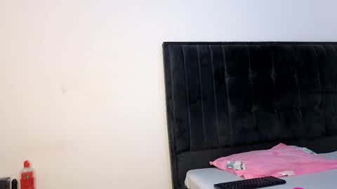 Snapshot of ebony_arya chatting on 10-21-25, 06:52 Arya online show from 10-21-25, 06:52