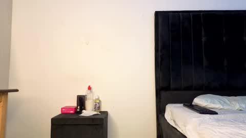 Snapshot of ebony_arya chatting on 11-19-25, 08:14 Arya online show from 11-19-25, 08:14