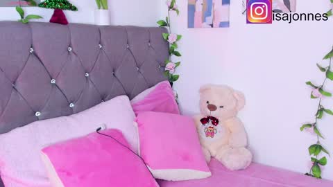 Snapshot of ebony_curly2 chatting on 12-20-24, 08:01 isa online show from 12-20-24, 08:01