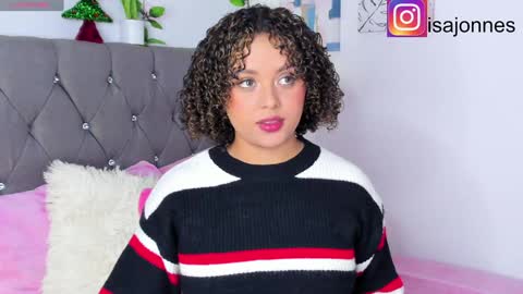 Snapshot of ebony_curly2 chatting on 12-31-24, 12:11 isa online show from 12-31-24, 12:11