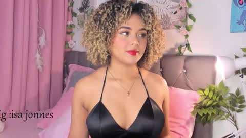 Snapshot of ebony_curly2 chatting on 02-07-26, 10:35 isa online show from 02-07-26, 10:35