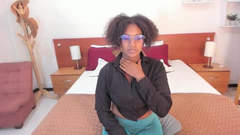 ebony_fantasy2 online show from 09-25-25, 12:42