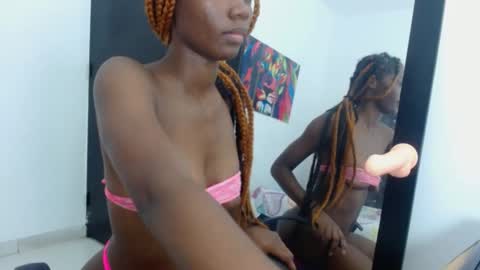 Snapshot of ebony_fantasy_ chatting on 12-23-24, 07:30 Natalia online show from 12-23-24, 07:30