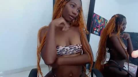 Snapshot of ebony_fantasy_ chatting on 01-11-25, 06:01 Natalia online show from 01-11-25, 06:01