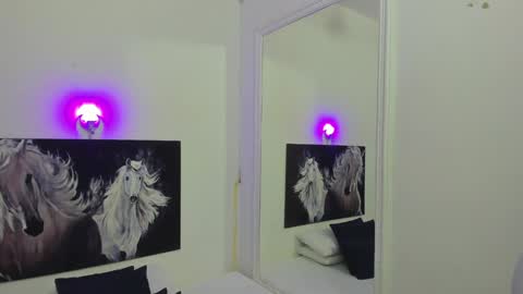 Snapshot of ebony_katterin chatting on 01-07-25, 07:06 ebony_katterin online show from 01-07-25, 07:06