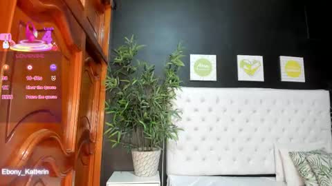 Snapshot of ebony_katterin chatting on 11-13-25, 10:47 ebony_katterin online show from 11-13-25, 10:47