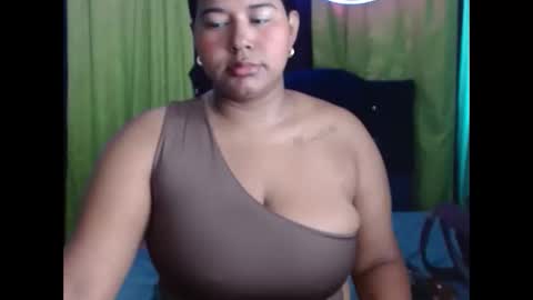 ebony_luna1 online show from 05-08-26, 01:38