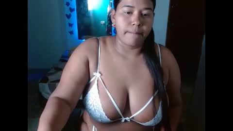 Snapshot of ebony_luna1 chatting on 06-10-26, 08:08 ebony_luna1 online show from 06-10-26, 08:08