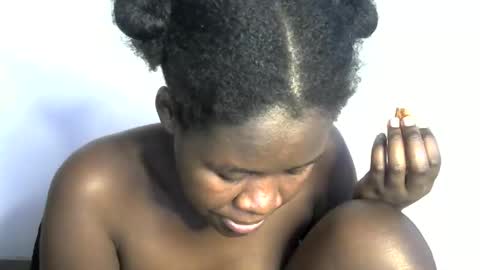 ebony_lynne online show from 05-14-26, 09:05