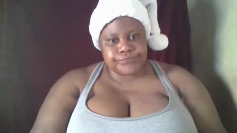 Snapshot of ebony_magixs chatting on 12-17-25, 10:32 ebony_magixs online show from 12-17-25, 10:32