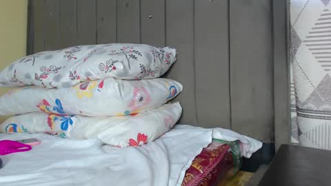 EBONY PETITE online show from 03-06-25, 07:03