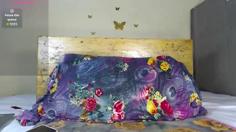 EBONY PETITE online show from 10-26-25, 07:47