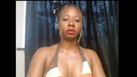 Snapshot of ebony_queenx chatting on 06-16-26, 07:55 Queen online show from 06-16-26, 07:55